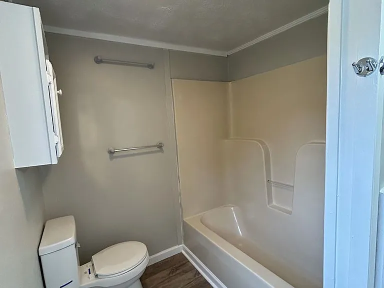 208 Bundrum Dr NW — Photo 6