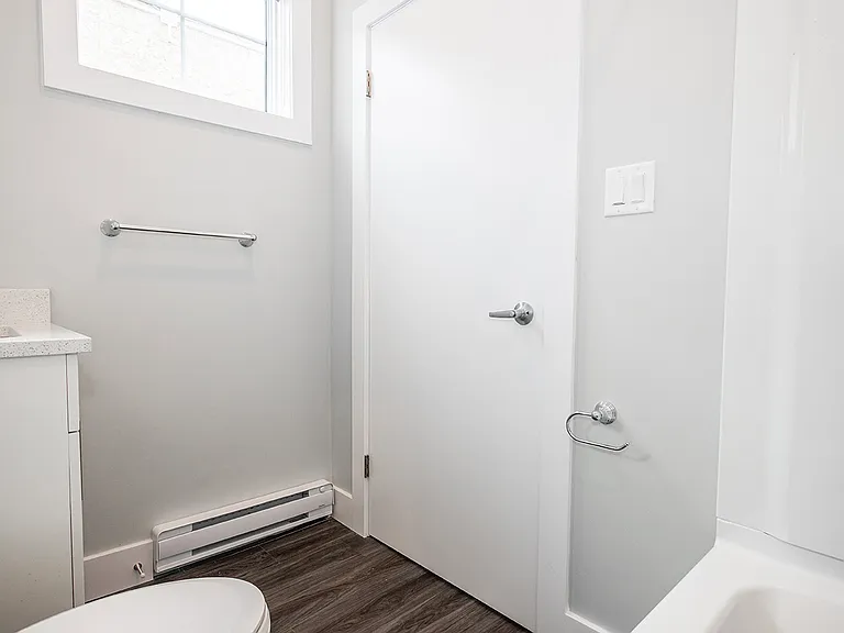 883 Grosvenor Ave #6 — Photo 40