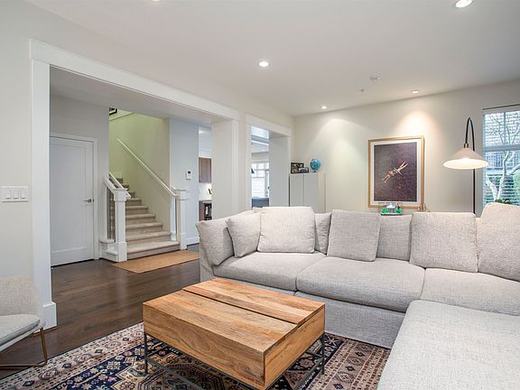 5th image of 555 Raven Woods Dr #28