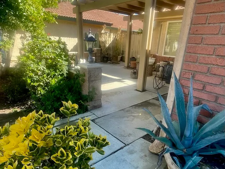 39564 Long Ridge Dr — Photo 1