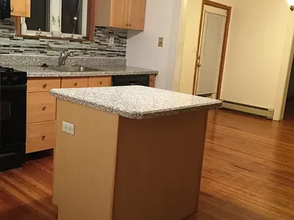 54 Concord Ave Floor 1, Norwood, MA 02062