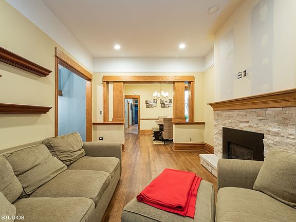 4th image of 4052 N Paulina St #1
