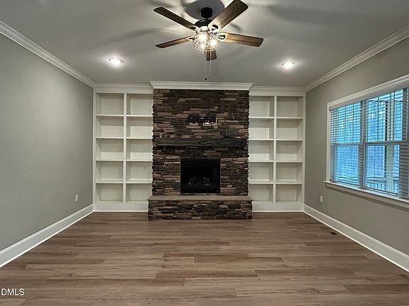 3rd image of 40 Yellowstone Ct