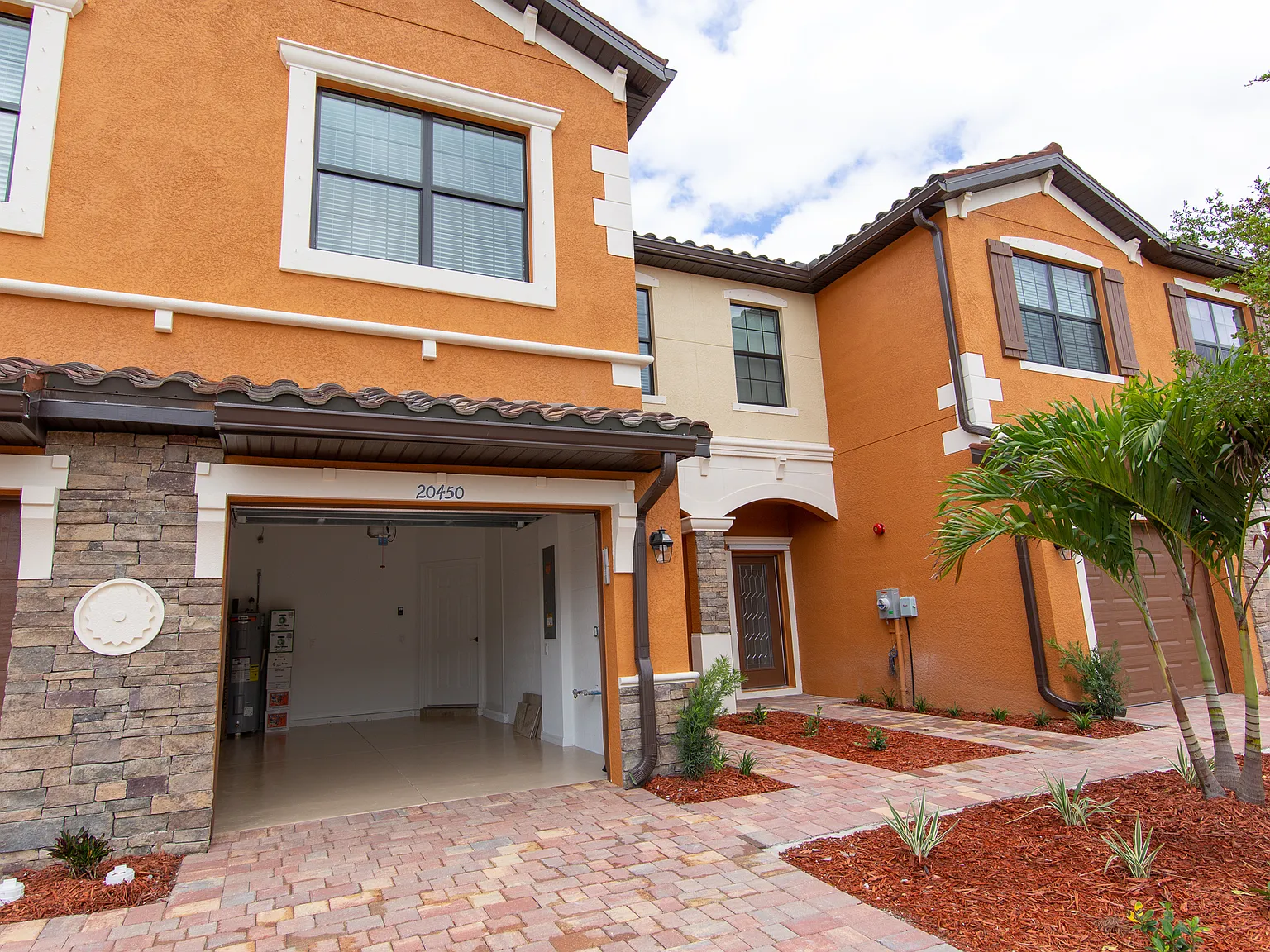 20450 Lagente Cir — Photo 2