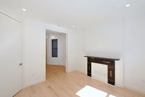 Rented by Aether Property Group | media 13