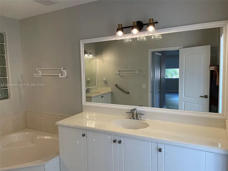 15431 SW 39th Ter — Photo 17