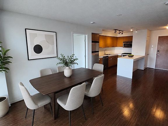 3rd image of 2770 Sophia St #1003