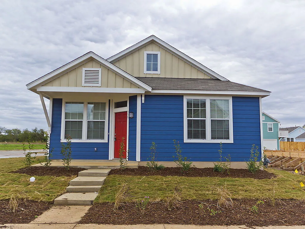 3 bed, 2.0 bath, 1380 sqft, $1,495 — Photo 1