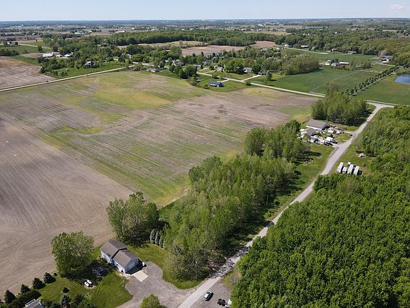 3rd image of Kimberly Dr