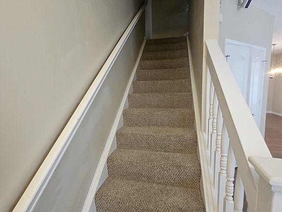 4th image of 1061 Gamston Ln #1061