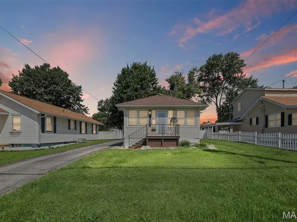3504 Omega St, Alton, IL 62002