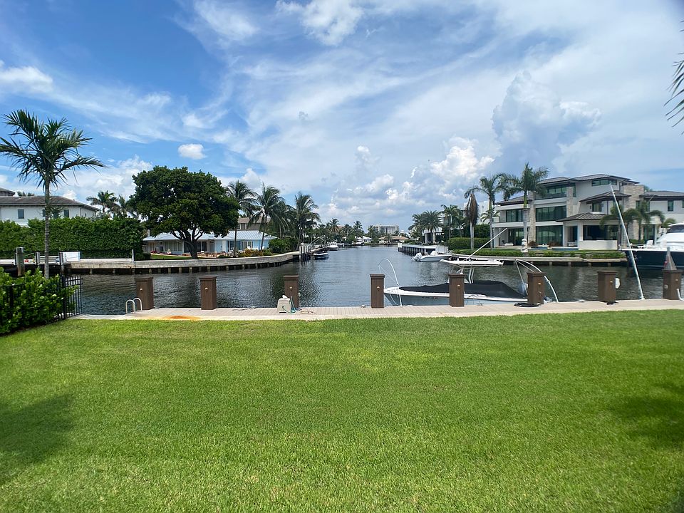 View from the back door. Bring a boat, kayak, or paddleboard to go out on the water daily!
