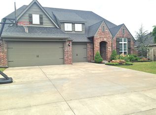 11716 S Vine St, Jenks, OK 74037