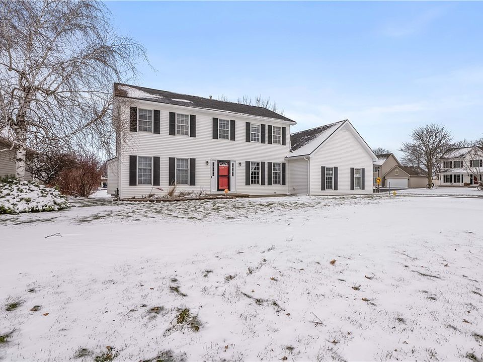 1st image of 449 Old Country Rd