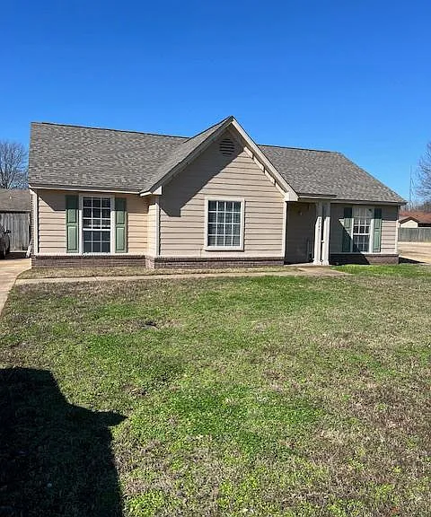 7345 Susie Ln — Photo 1