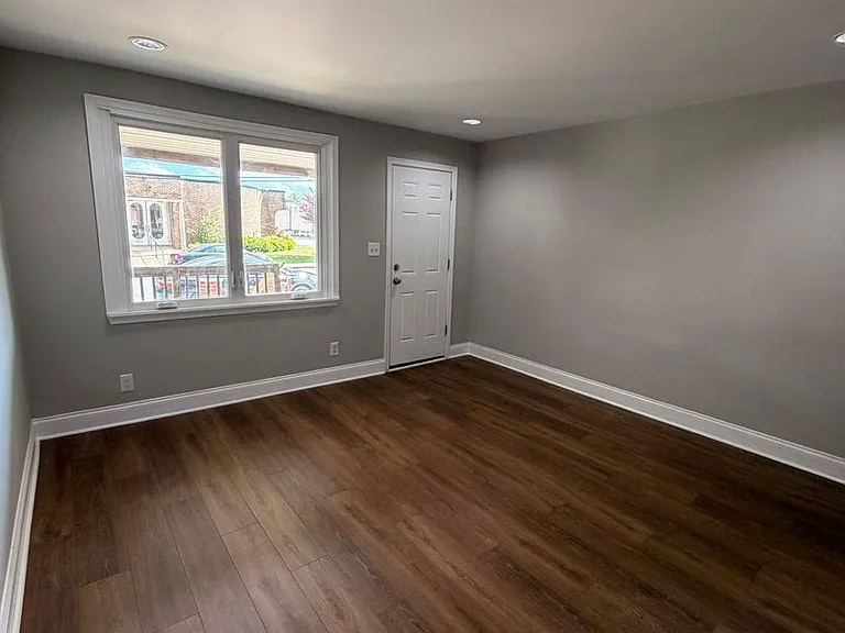 108 Chestnut St — Photo 3