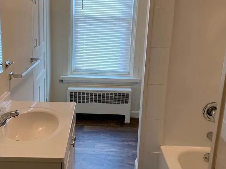 812 N Monroe St #1 — Photo 2