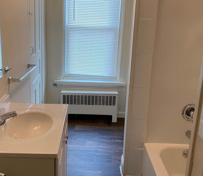 2nd image of 812 N Monroe St #1