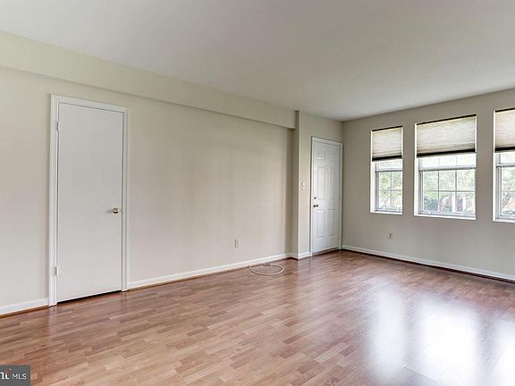 5th image of 1733 Queens Ln #1-122