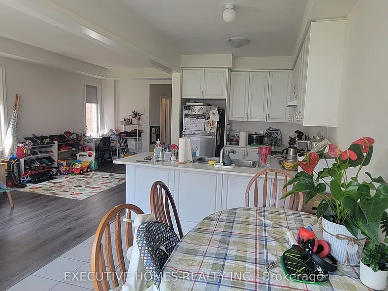 282 Great Falls Blvd — Photo 9