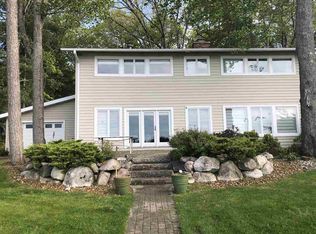6964 W Higgins Lake Dr, Roscommon, MI 48653