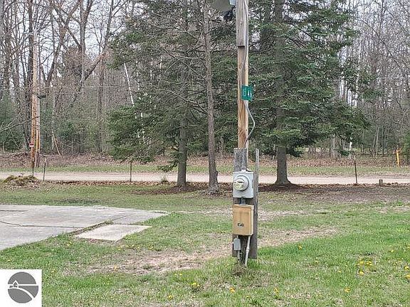 5th image of 5635 Chippewa Trl