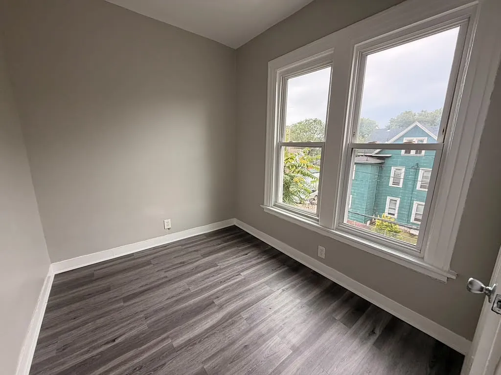 3 bed, $1,595 — Photo 4