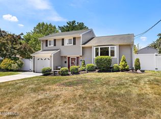 522 Mackey Avenue, Belford, NJ 07718