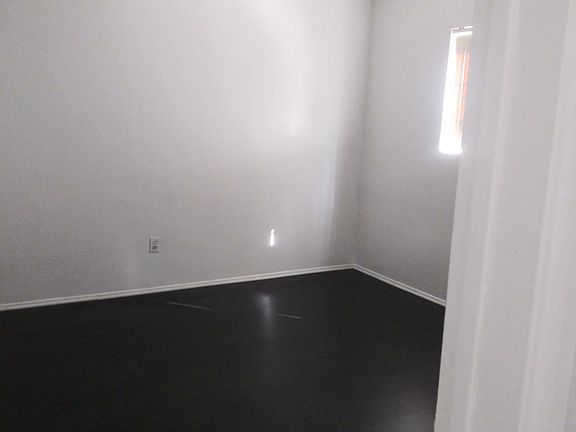 4th image of 940-942 S Flower St #4206
