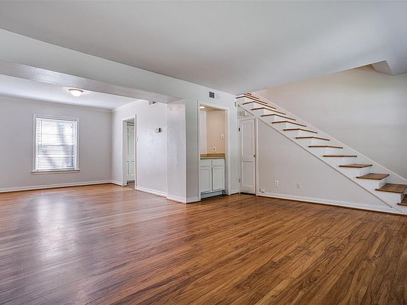 2nd image of 6359 Bordeaux Ave #6359