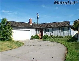 711 Anchorage Ave photo 1