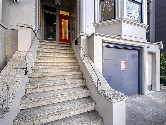 3rd image of 1336 S Van Ness Ave