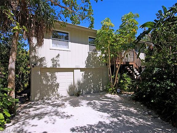 4th image of 4241 Old Banyan Way