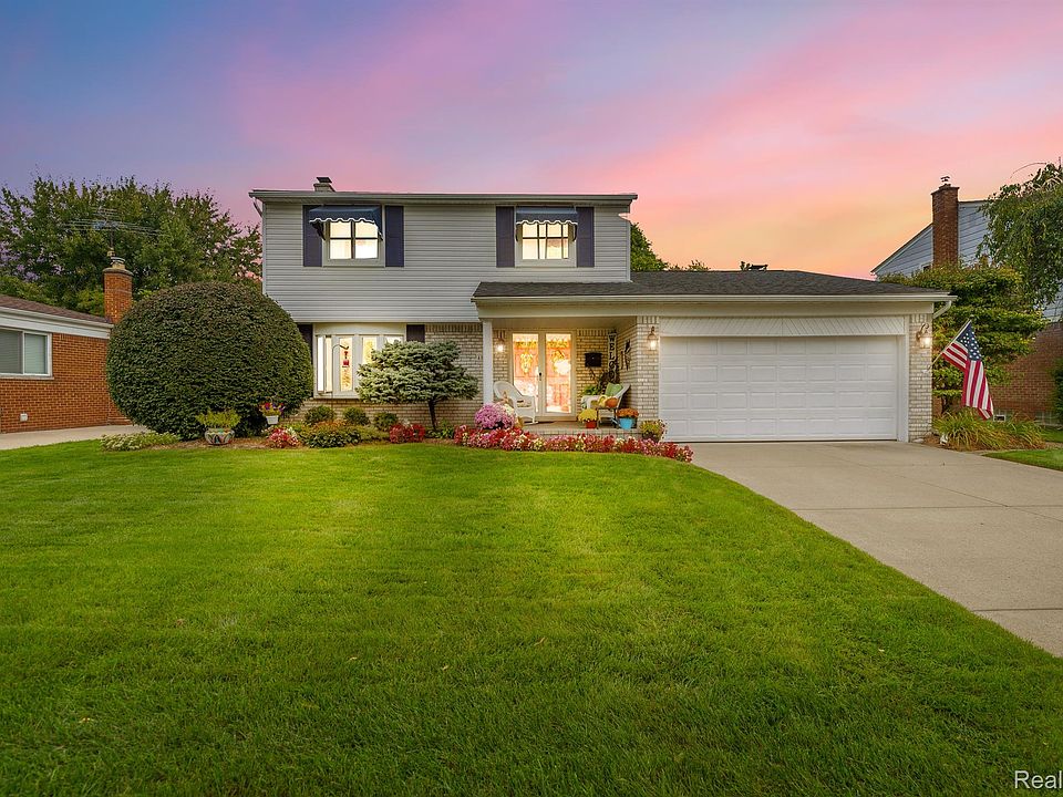 1st image of 40626 Lizabeth Dr