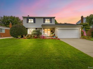 40626 Lizabeth Dr, Sterling Heights, MI 48313