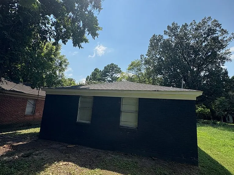 1344-1346 Hyde Pk Blvd — Photo 11