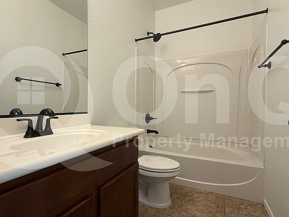 4th image of 3927 E Edna Dr