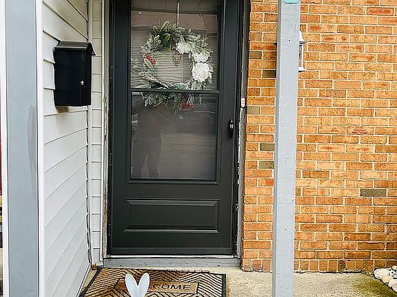 3rd image of 6422 Tantamount Ln