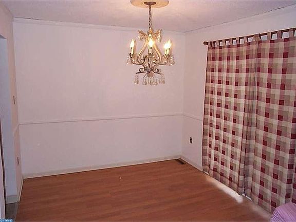 4th image of 2501 Olden Ave