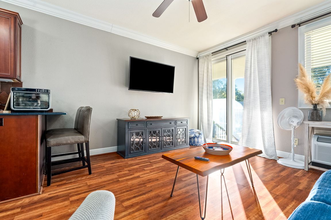 next background image