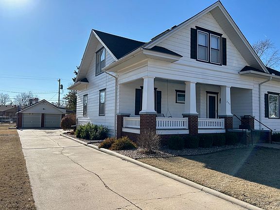 3rd image of 211 E 2nd St