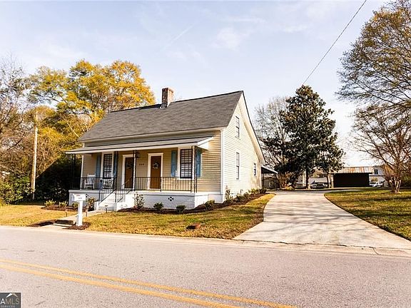 3rd image of 404 Mill St