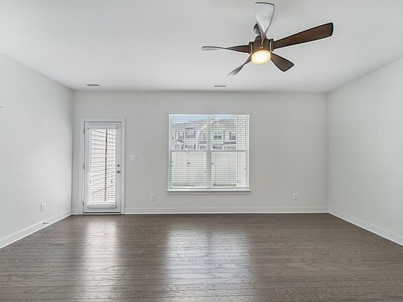 5th image of 102 Harvest Oaks Ln Unit 132