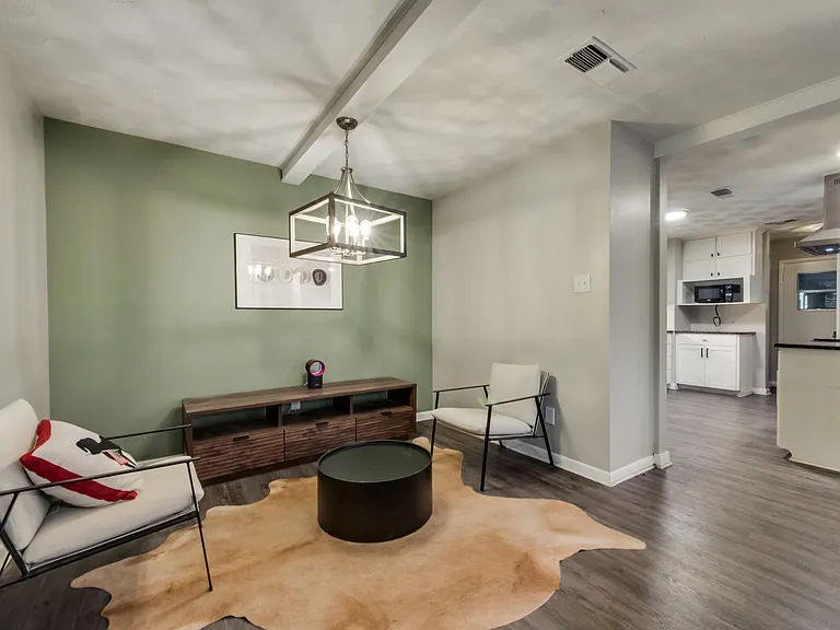 1718 Westminster Dr — Photo 12