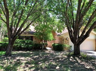 3400 Willow Ln, Bedford, TX 76021