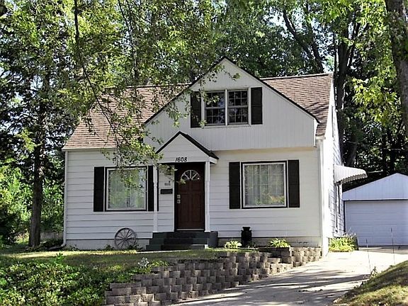 3rd image of 1608 Colorado Ave
