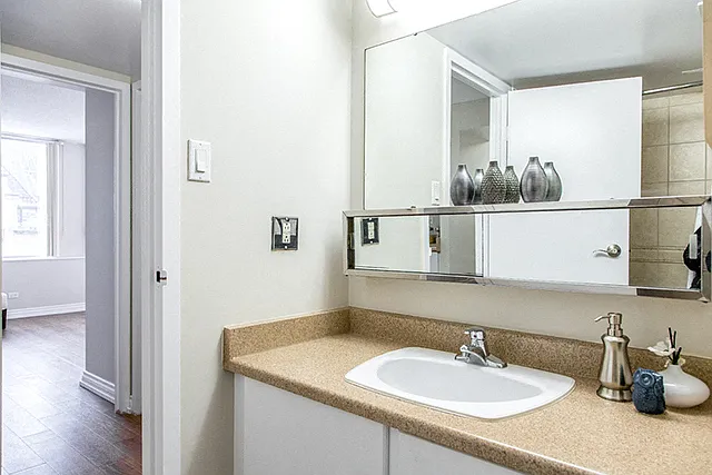 9925 Jasper Ave NW — Photo 12