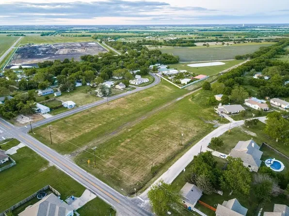 109 Caddo St, Nevada, TX 75173