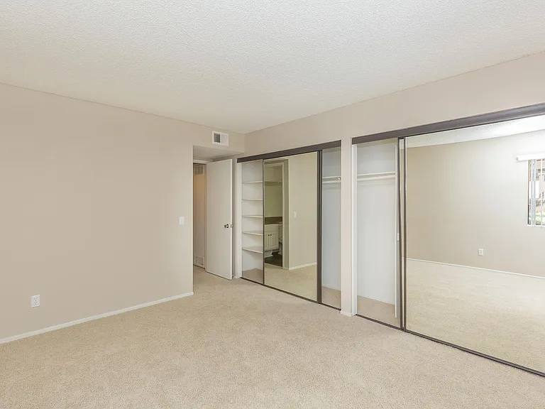 Emerald Court Apartment Homes — Photo 39