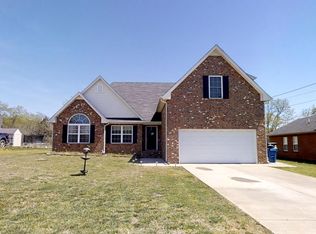 2014 Barretts Ridge Dr, Murfreesboro, TN 37130